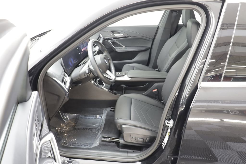 Certified 2025 BMW X1 xDrive28i AWD/4WD image 6