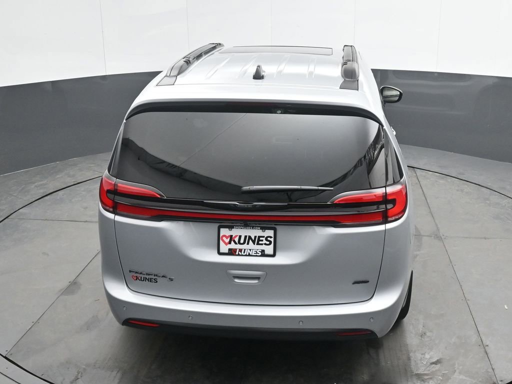 New 2026 Chrysler Pacifica Select w/ S Appearance Package AWD/4WD image 30
