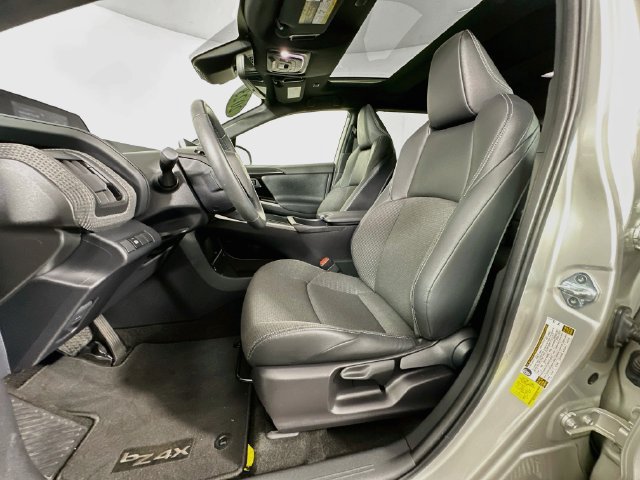 Used 2023 Toyota bZ4X AWD image 4