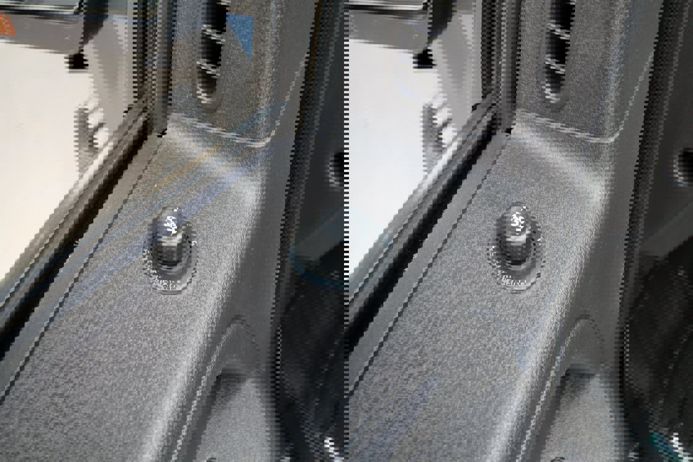 Used 2013 Ford F150 Raptor w/ Luxury Equipment Group image 21