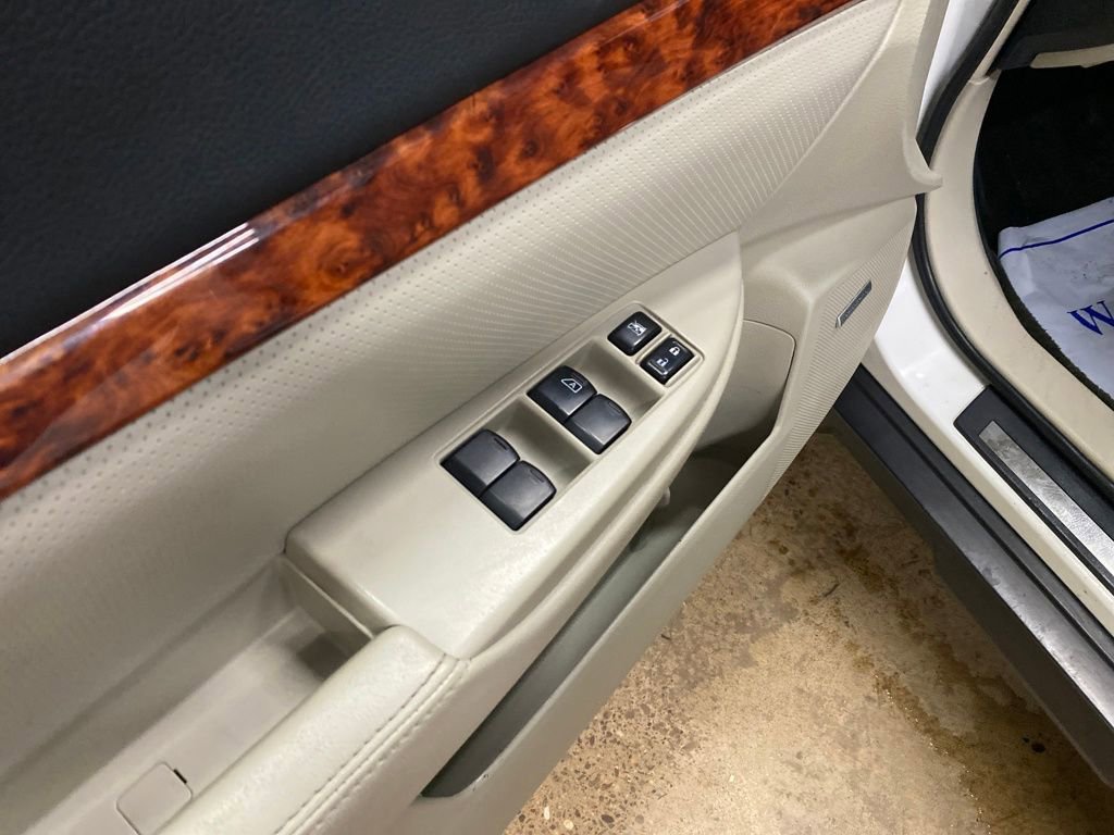 Used 2012 Subaru Outback 2.5i Limited image 9