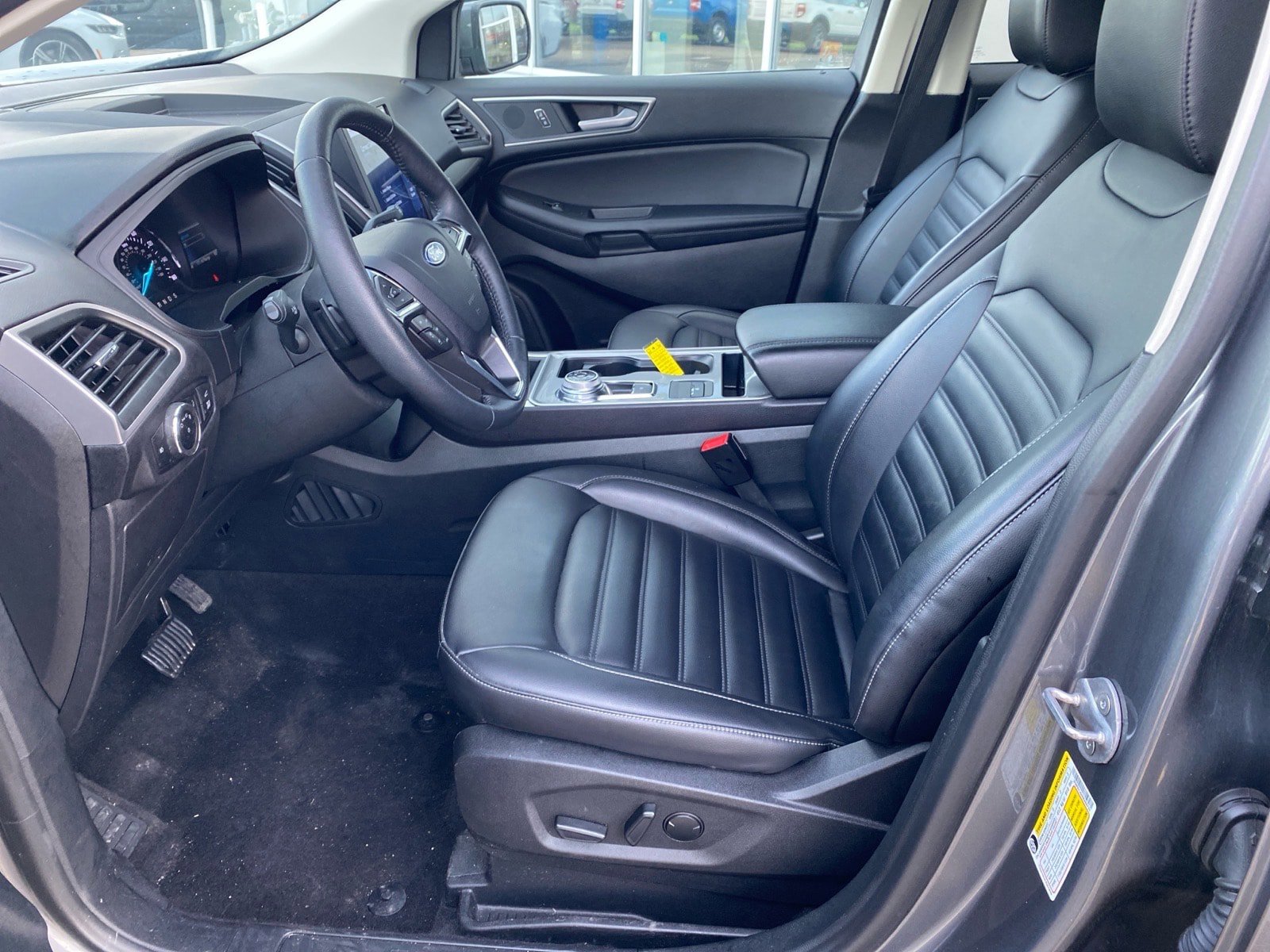 Used 2024 Ford Edge SEL w/ Convenience Package image 9