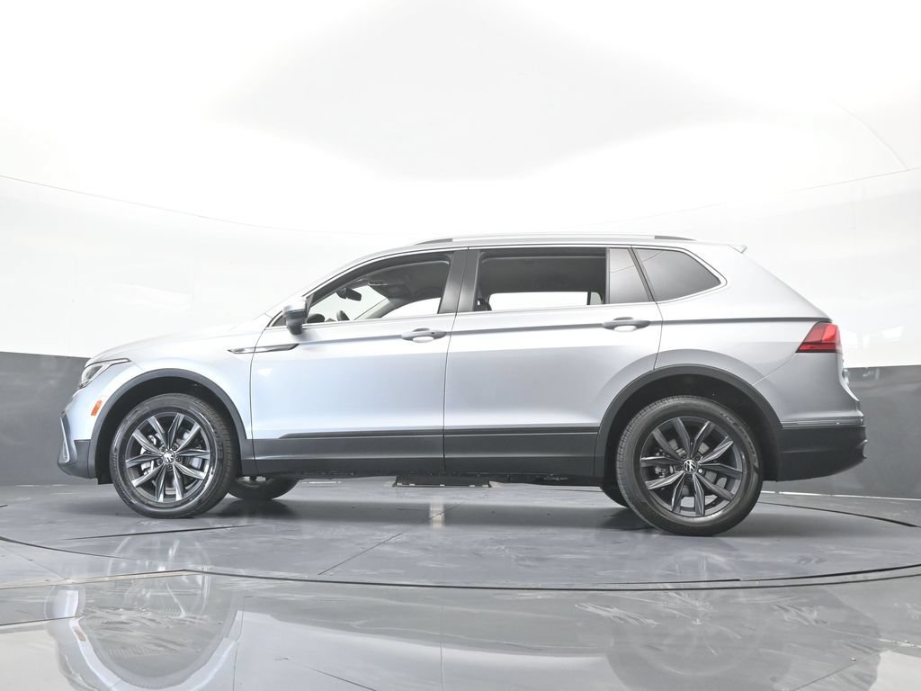 Used 2024 Volkswagen Tiguan SE FWD image 59