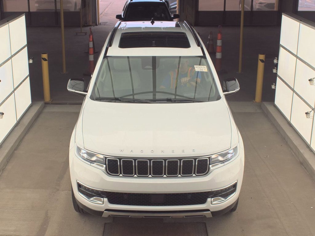 Used 2024 Jeep Wagoneer Series III w/ Premium Group I image 3