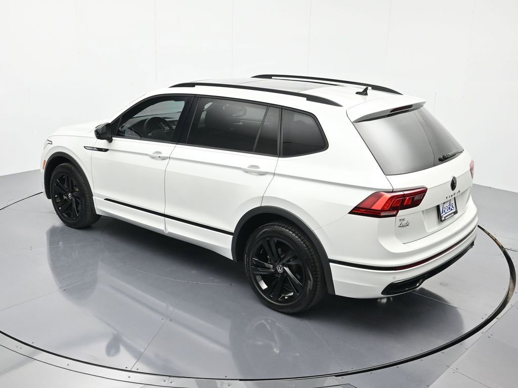 Used 2023 Volkswagen Tiguan SE R-Line FWD image 33