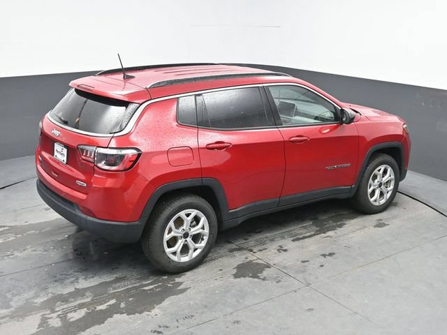 Used 2025 Jeep Compass Latitude AWD/4WD image 23