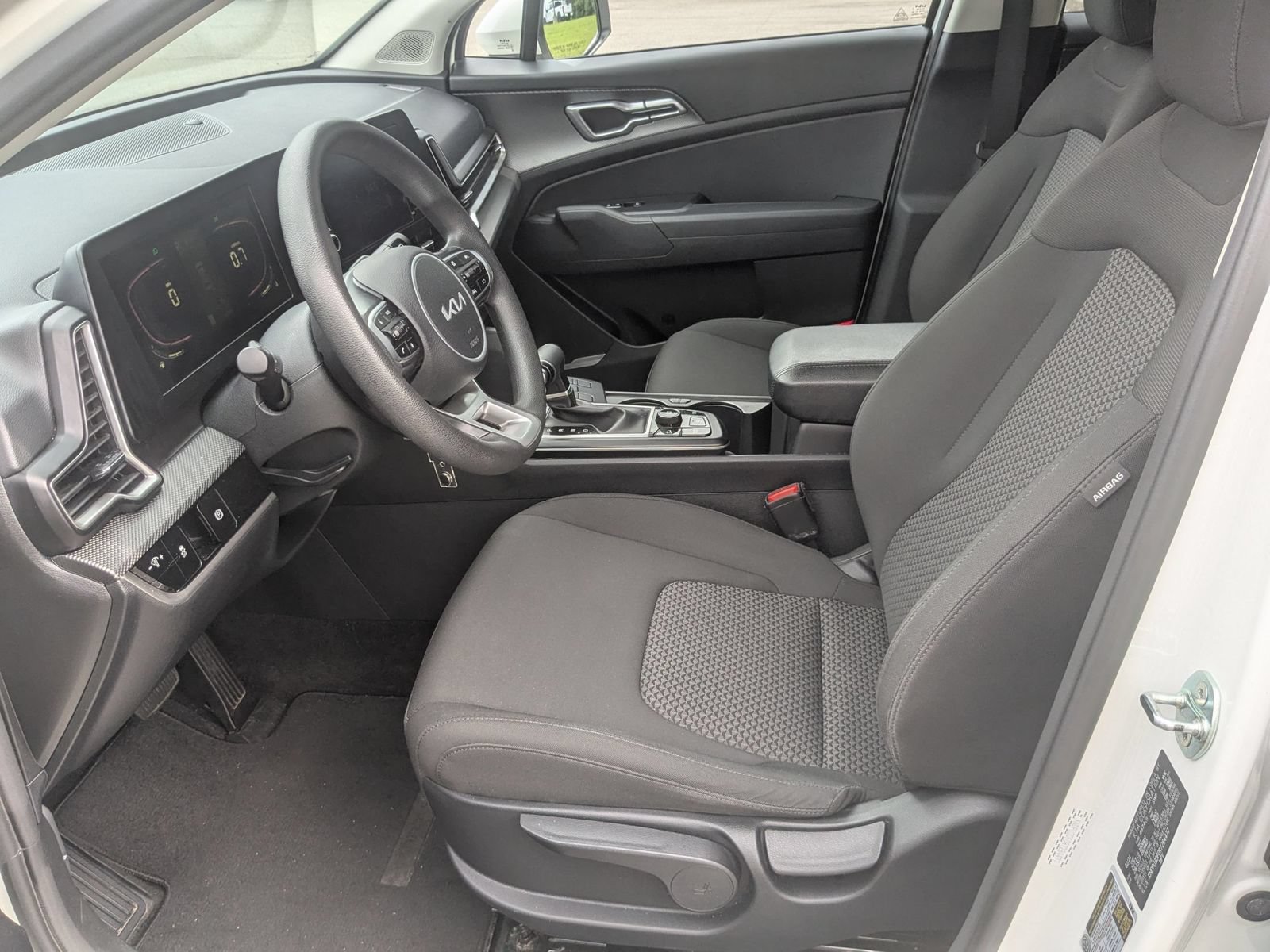 Used 2024 Kia Sportage LX FWD image 13