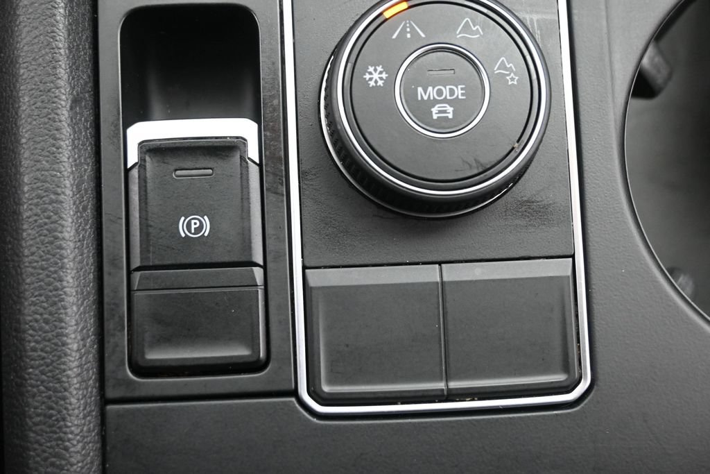 Used 2018 Volkswagen Atlas Launch Edition AWD/4WD image 22