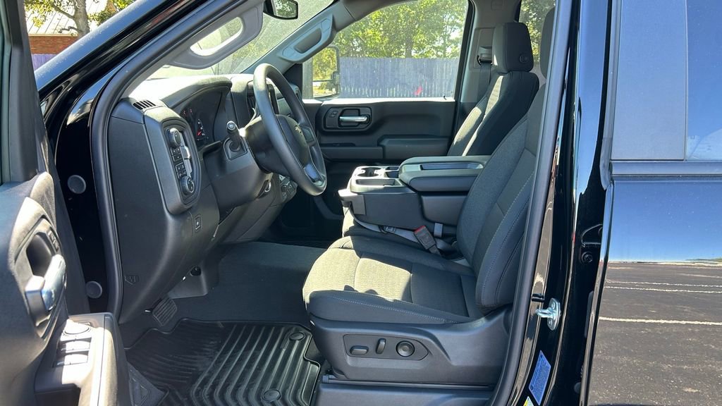 New 2025 Chevrolet Silverado 2500 Custom w/ Custom Value Package image 22