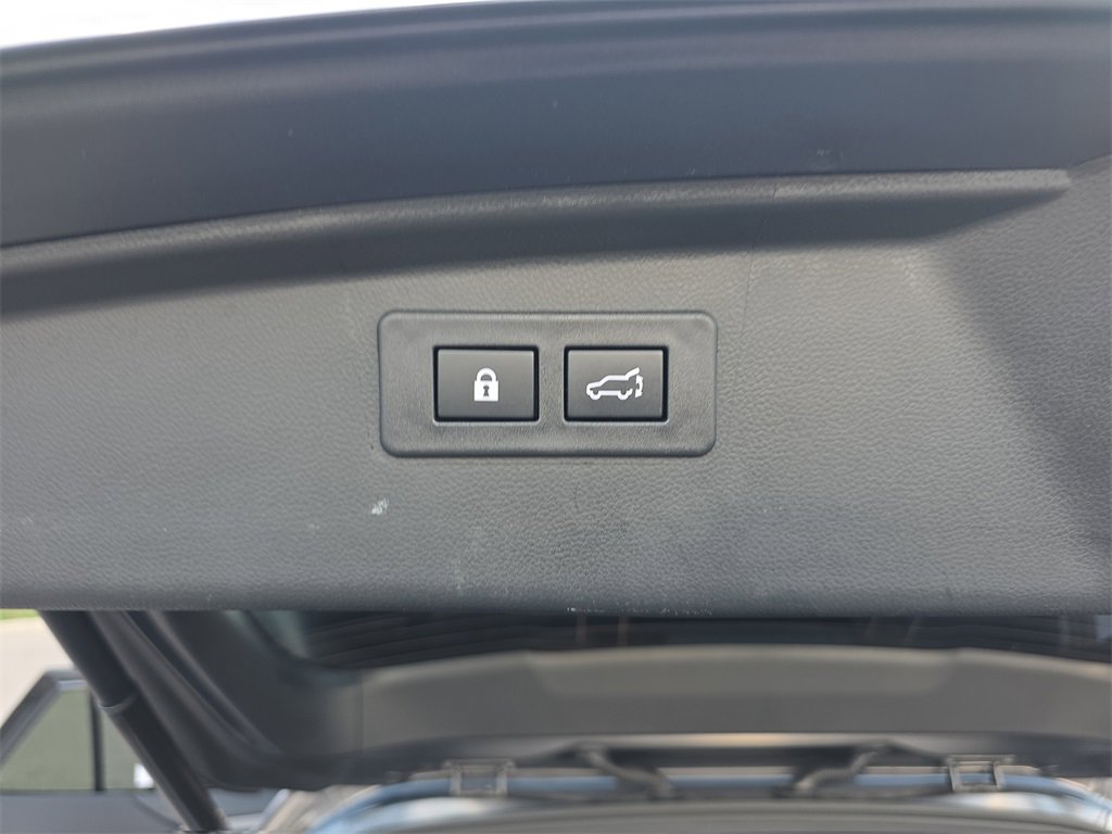 Used 2023 Subaru Outback Premium image 13