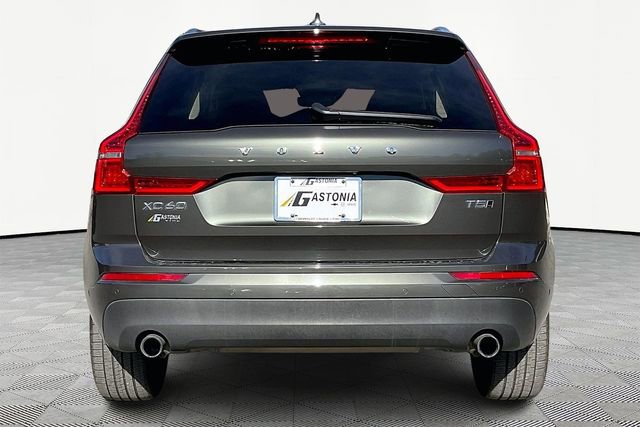 Used 2018 Volvo XC60 T5 Momentum w/ Convenience Package image 6