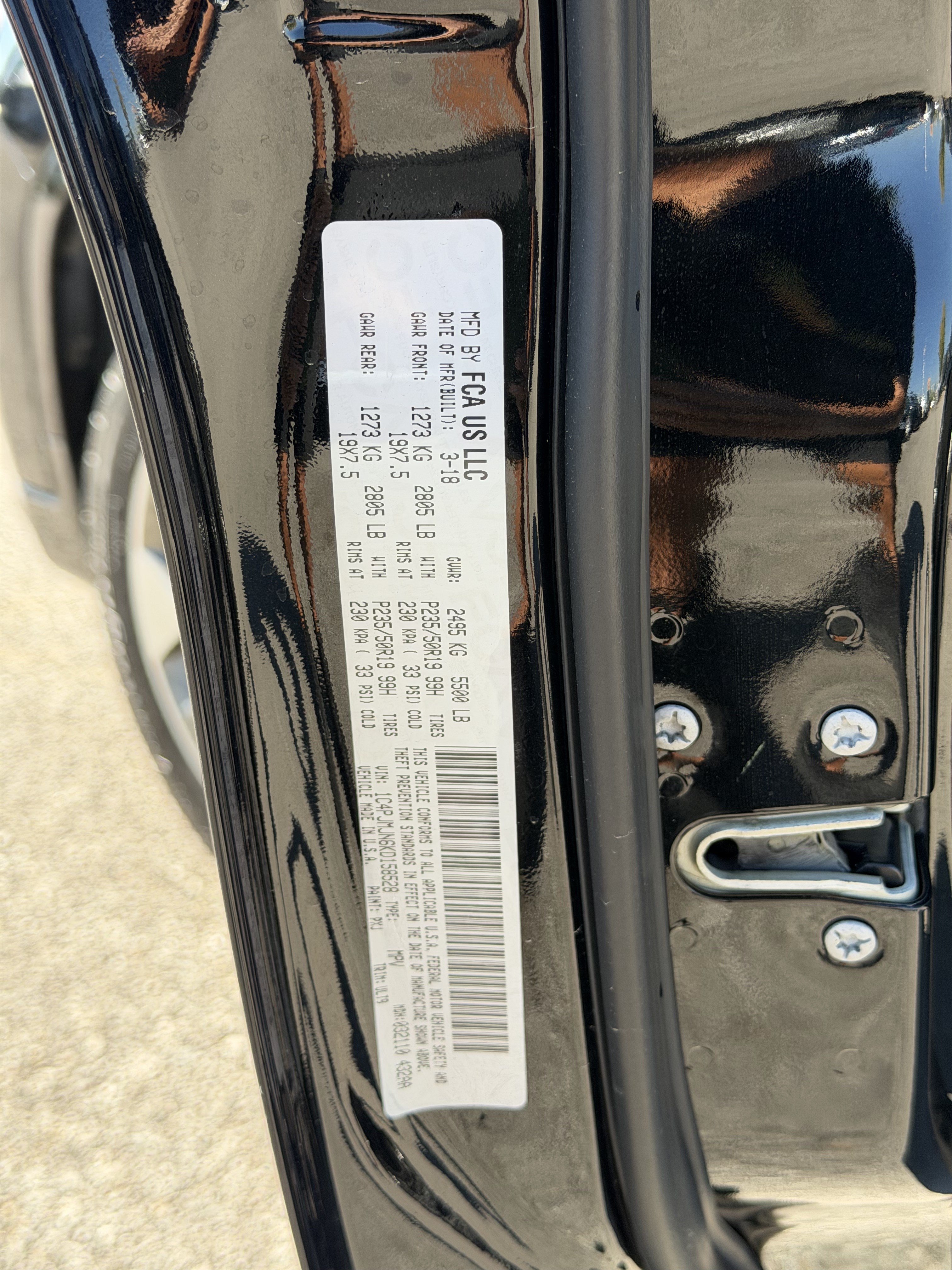 Used 2019 Jeep Cherokee Overland AWD/4WD image 17