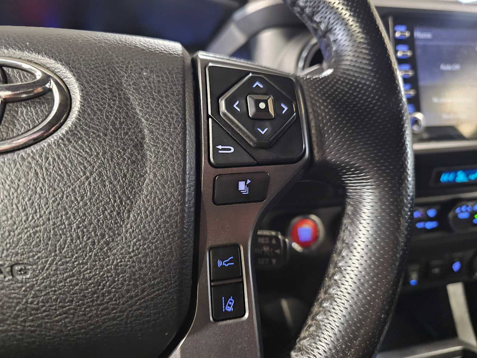 Used 2022 Toyota Tacoma TRD Sport w/ Technology Package AWD/4WD image 19