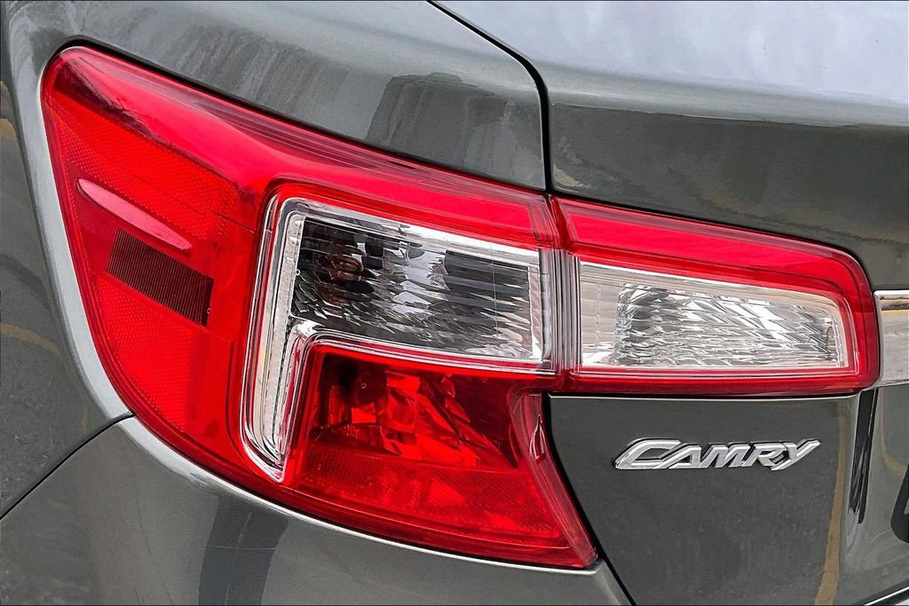 Used 2013 Toyota Camry XLE image 30