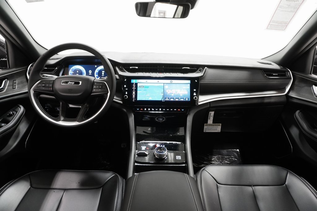 New 2026 Jeep Grand Cherokee Limited image 13