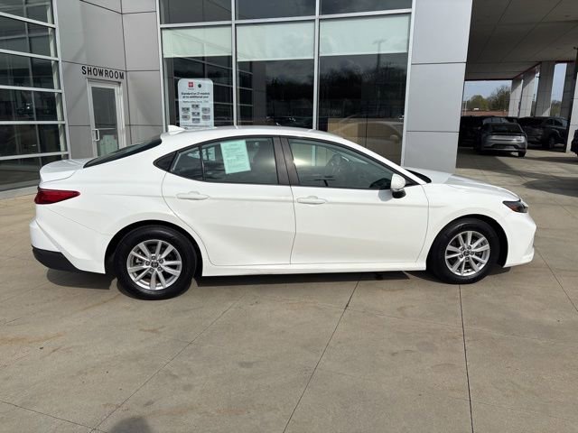 Used 2025 Toyota Camry LE FWD image 8