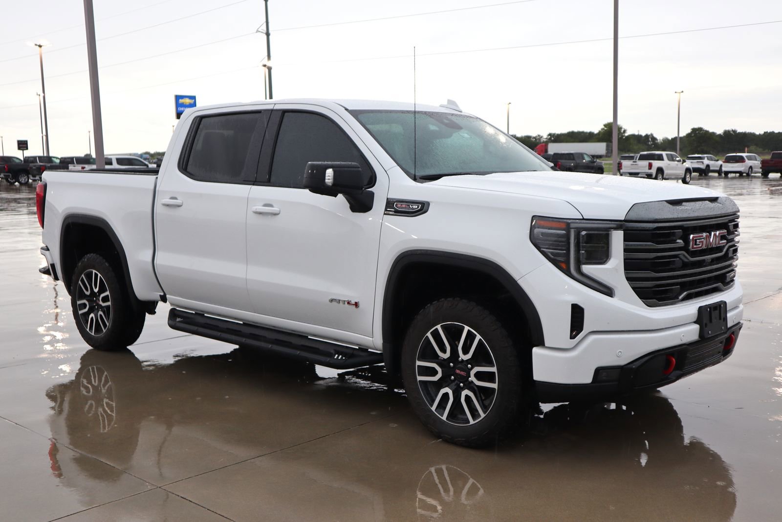 Used 2024 GMC Sierra 1500 AT4 w/ Technology Package image 7