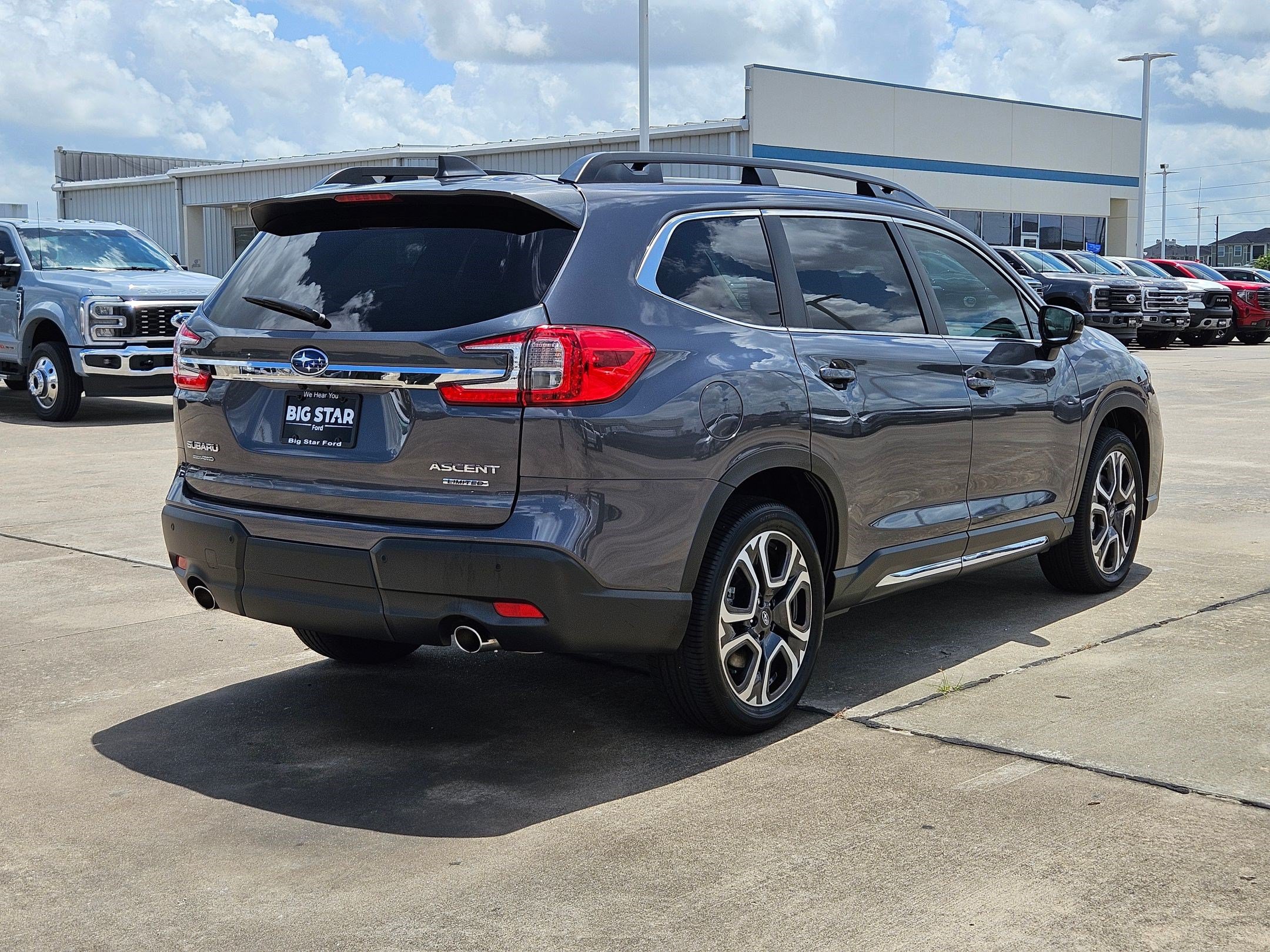 Used 2025 Subaru Ascent Limited AWD/4WD image 3