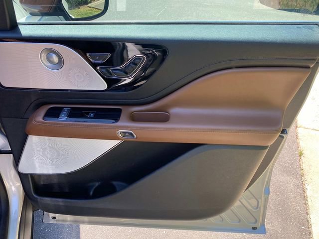 Certified 2023 Lincoln Aviator Reserve w/ Equipment Group 201A AWD/4WD image 37