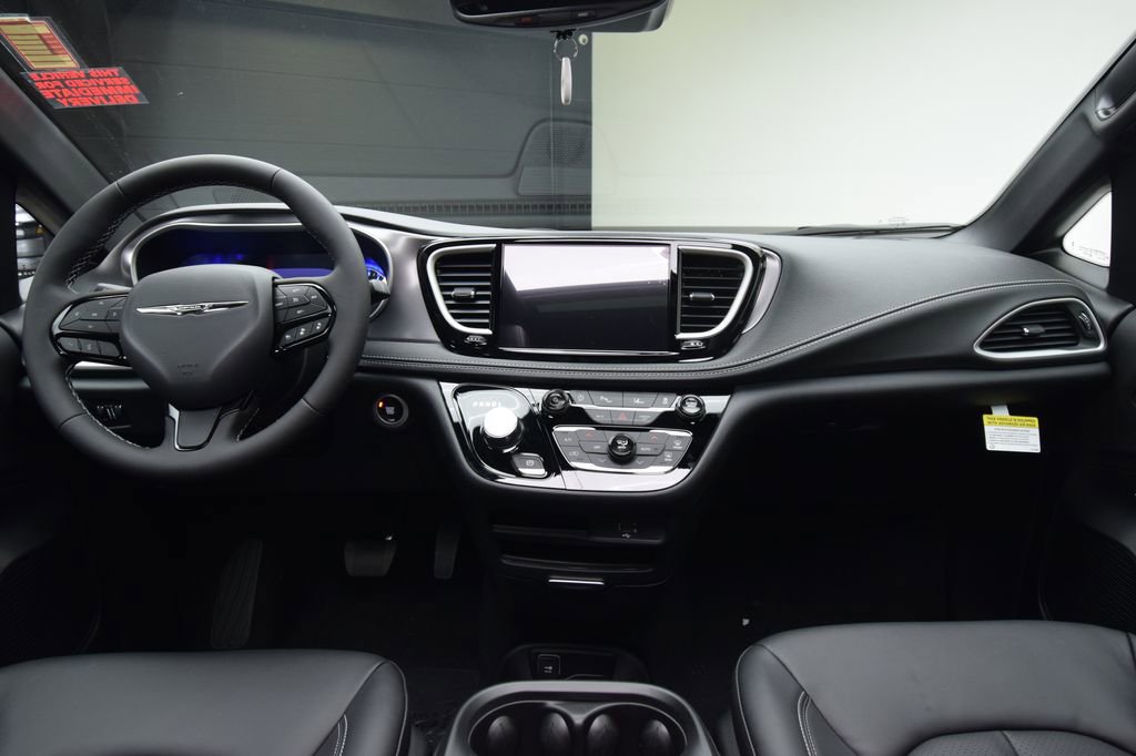 New 2026 Chrysler Pacifica Select w/ S Appearance Package FWD image 36