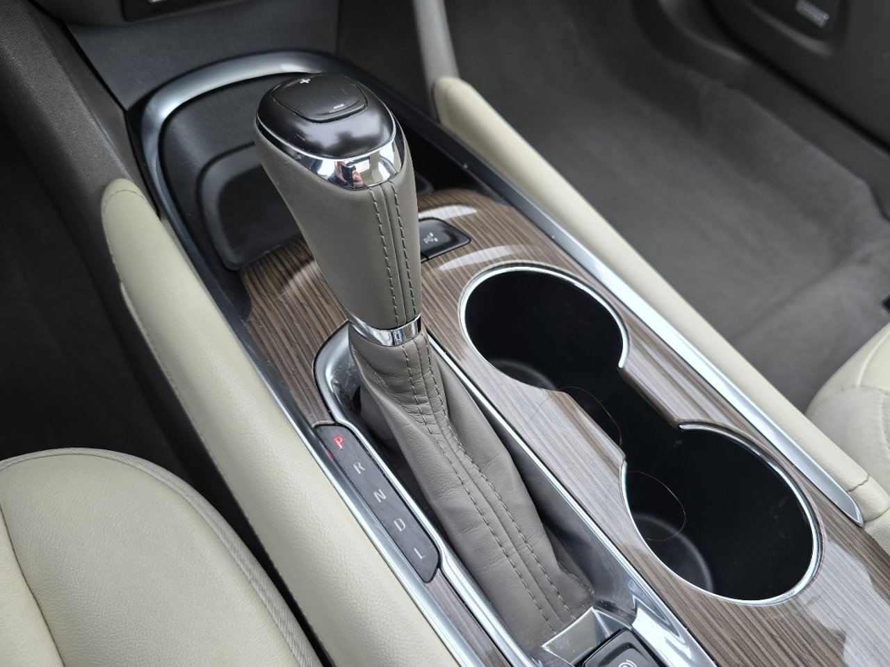 Used 2020 Chevrolet Malibu Premier FWD image 29