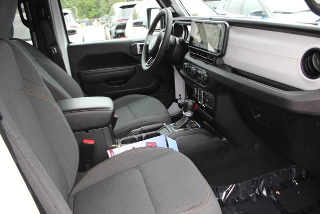 Used 2024 Jeep Wrangler Unlimited Sport AWD/4WD image 34