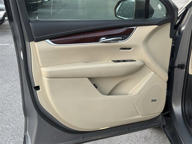 Used 2017 Cadillac XT5 Luxury image 33