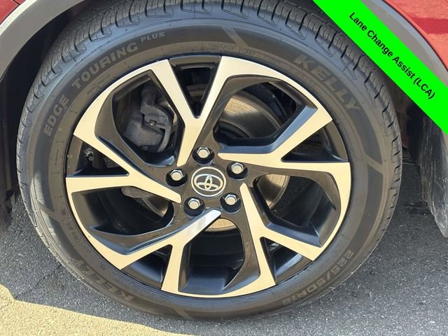 Used 2019 Toyota C-HR XLE image 29