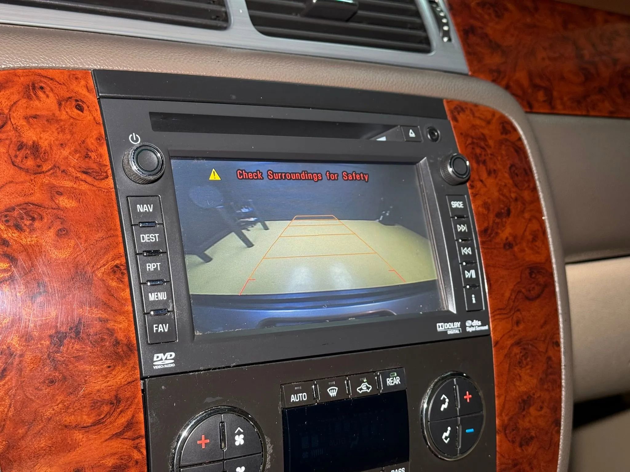 Used 2012 Chevrolet Suburban LTZ image 27