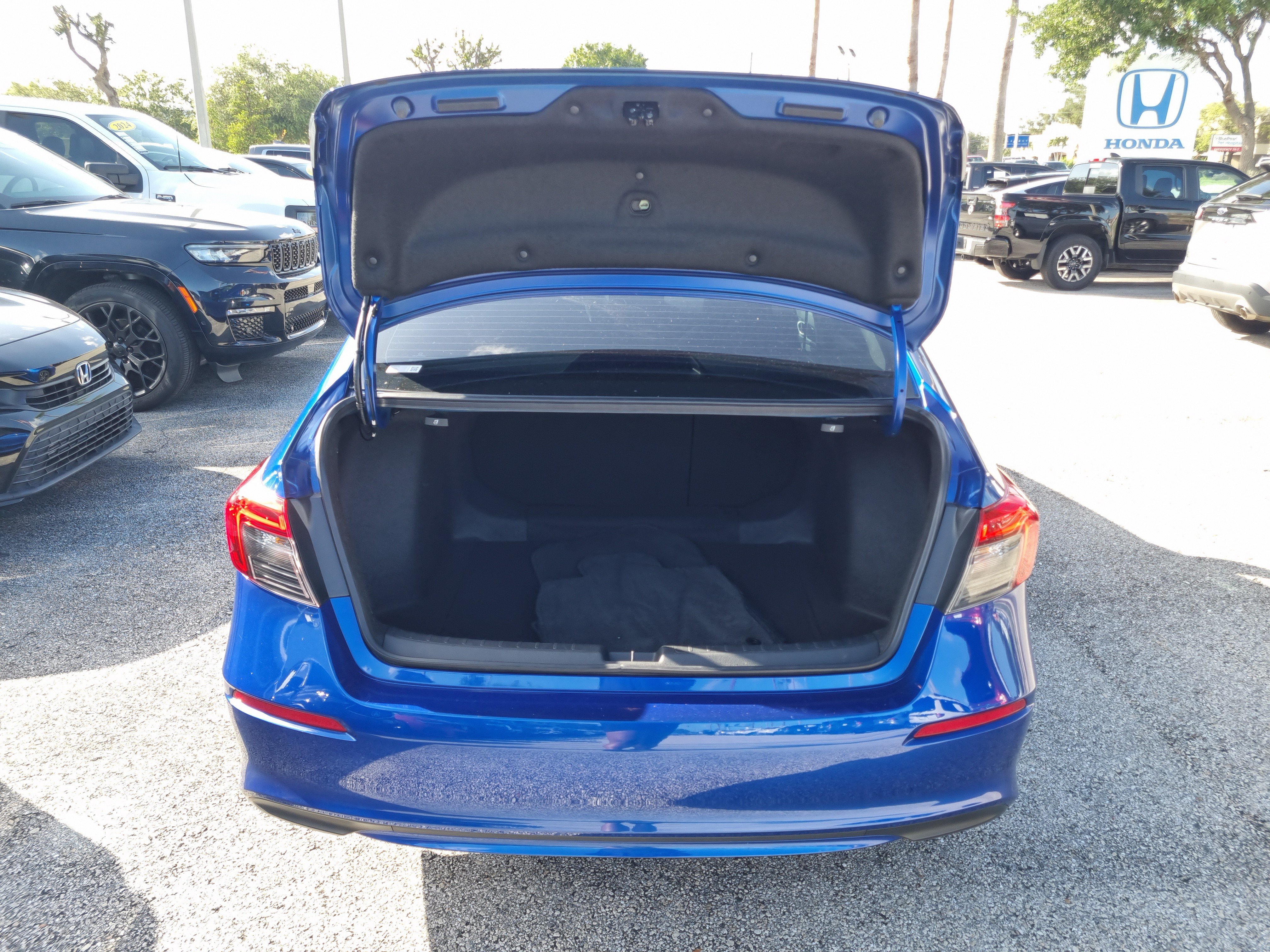Used 2023 Honda Civic EX image 12