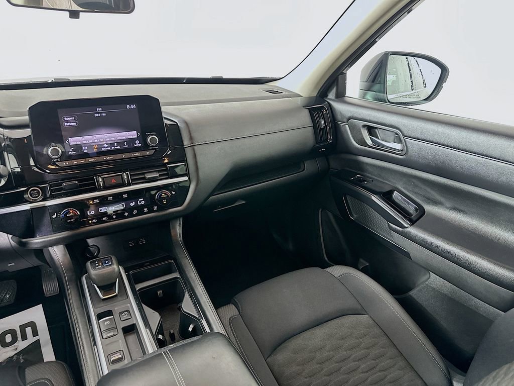 Used 2022 Nissan Pathfinder SV w/ SV Black Package image 23