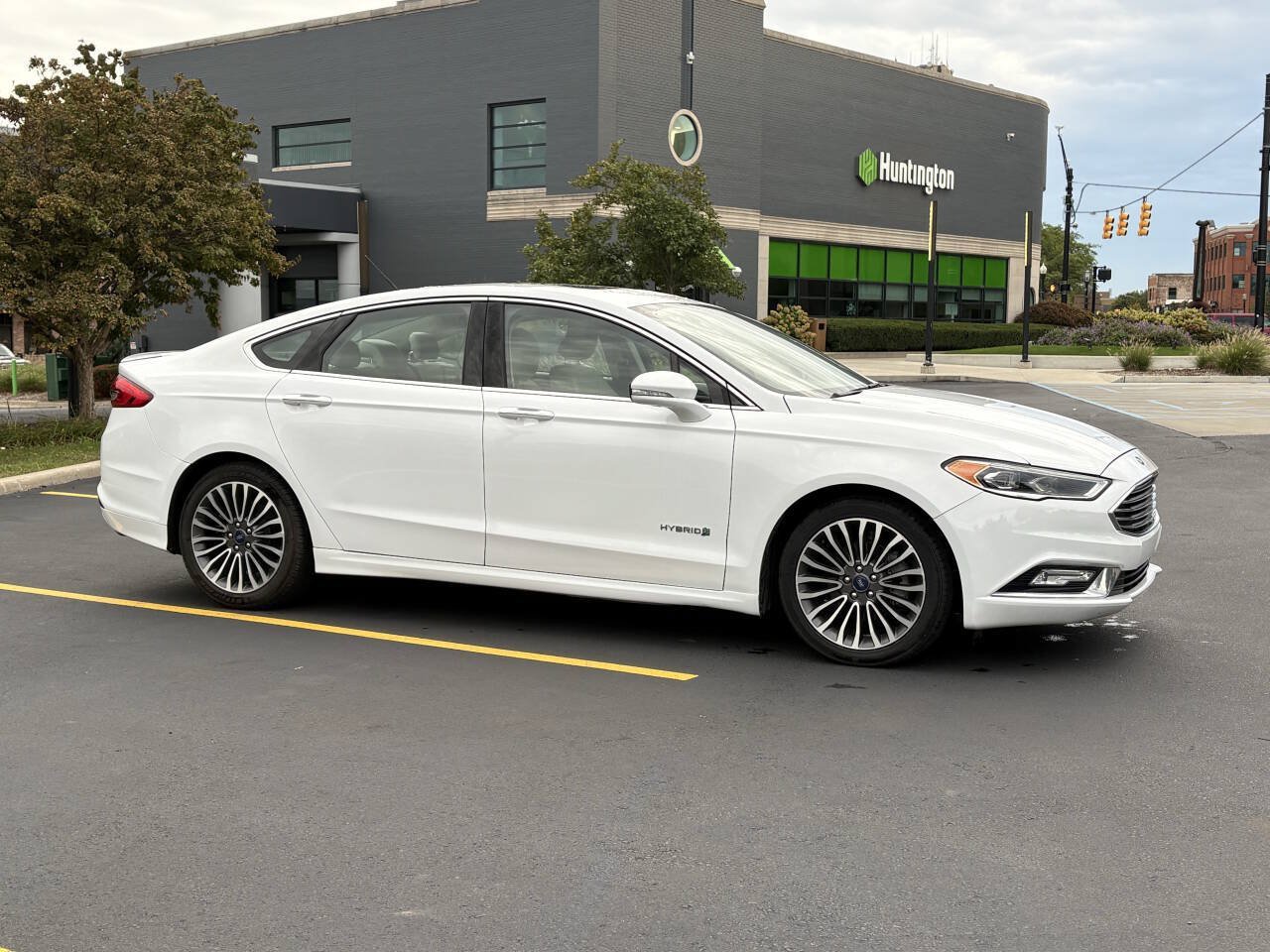Used 2018 Ford Fusion Titanium FWD image 7