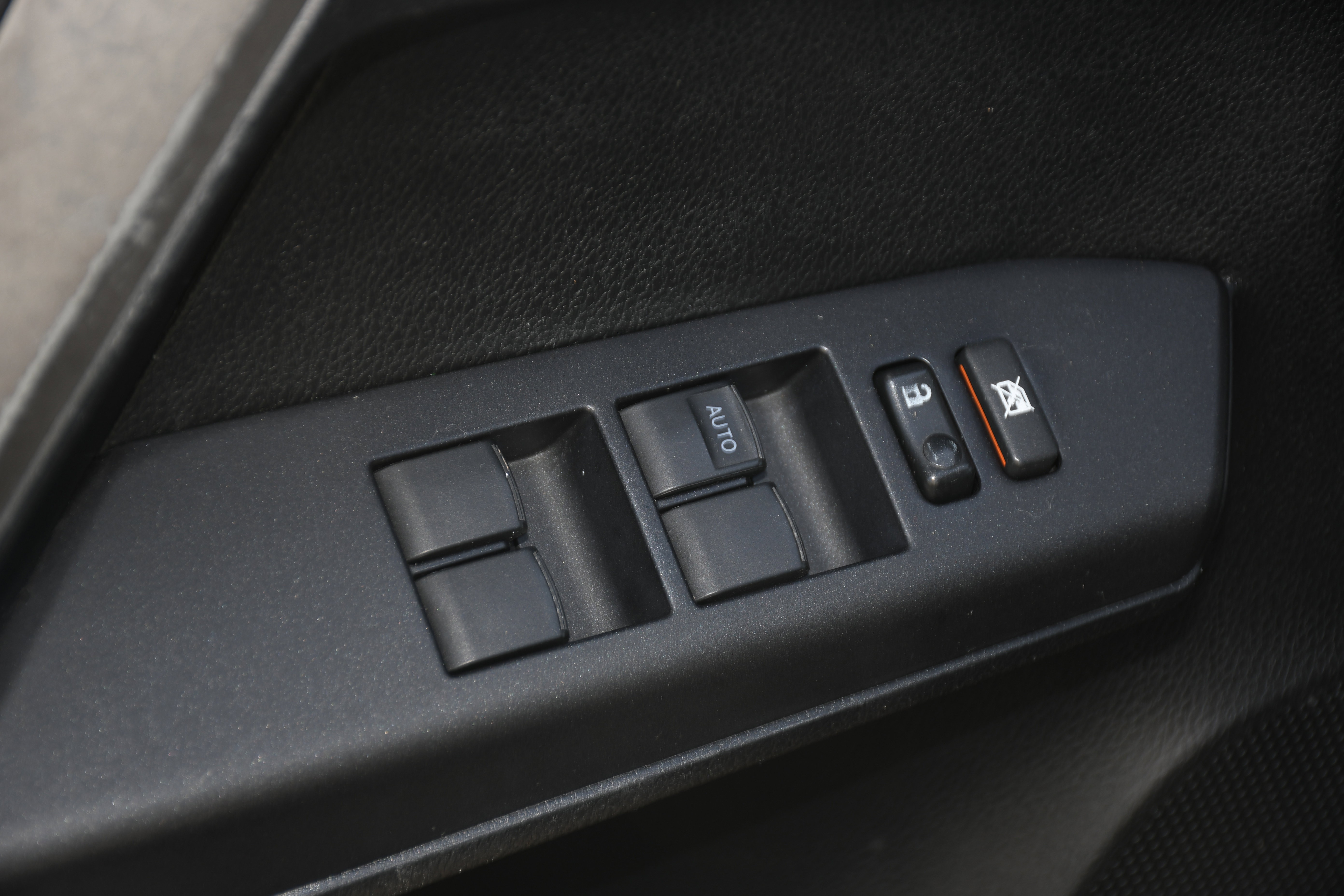 Used 2017 Toyota RAV4 XLE image 11