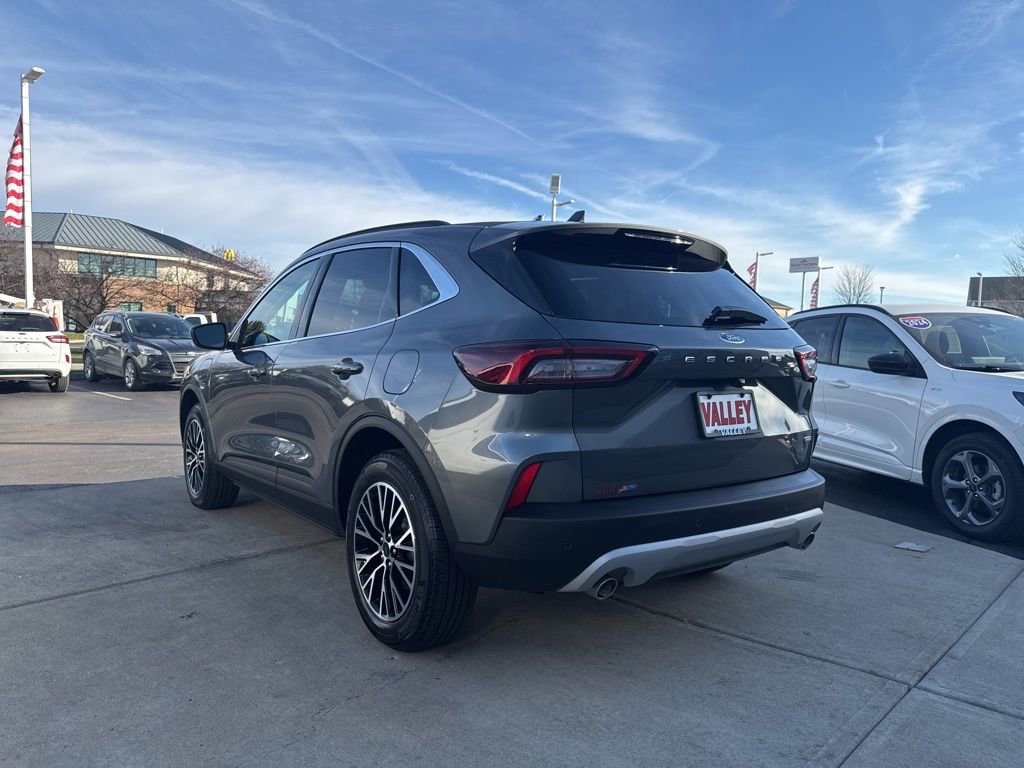 Certified 2025 Ford Escape SE image 7