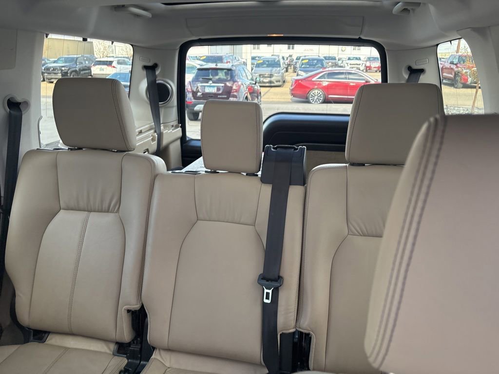 Used 2016 Land Rover LR4 HSE LUX AWD/4WD image 12
