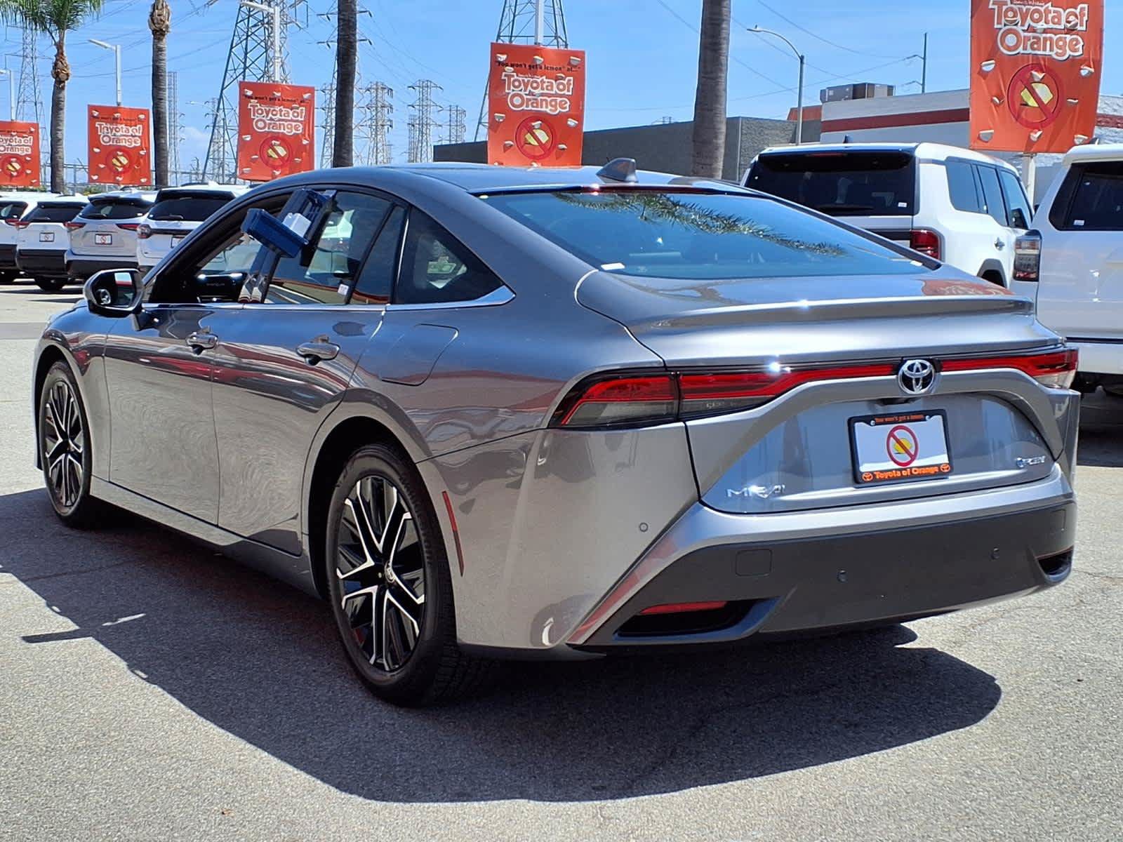 Used 2026 Toyota Mirai RWD image 4