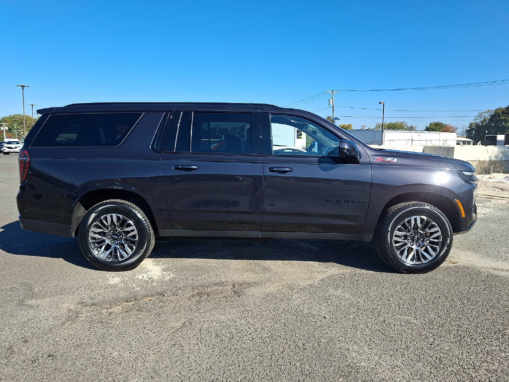 Used 2025 Chevrolet Suburban Z71 AWD/4WD image 13