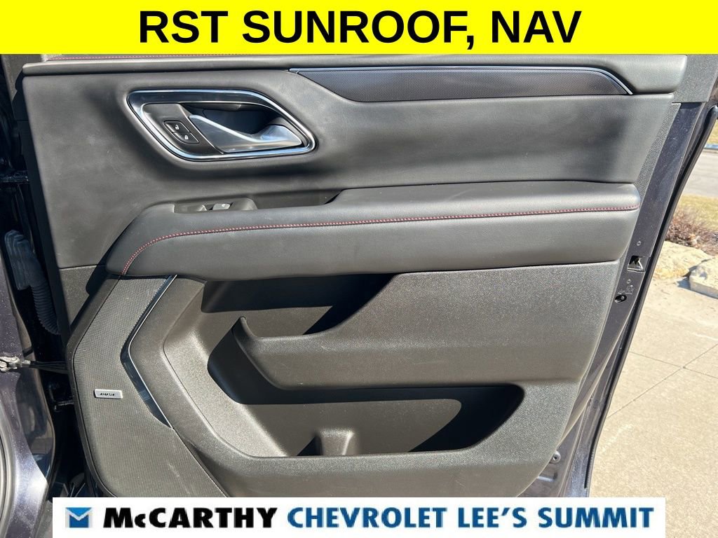 Used 2022 Chevrolet Suburban RST w/ Luxury Package image 37