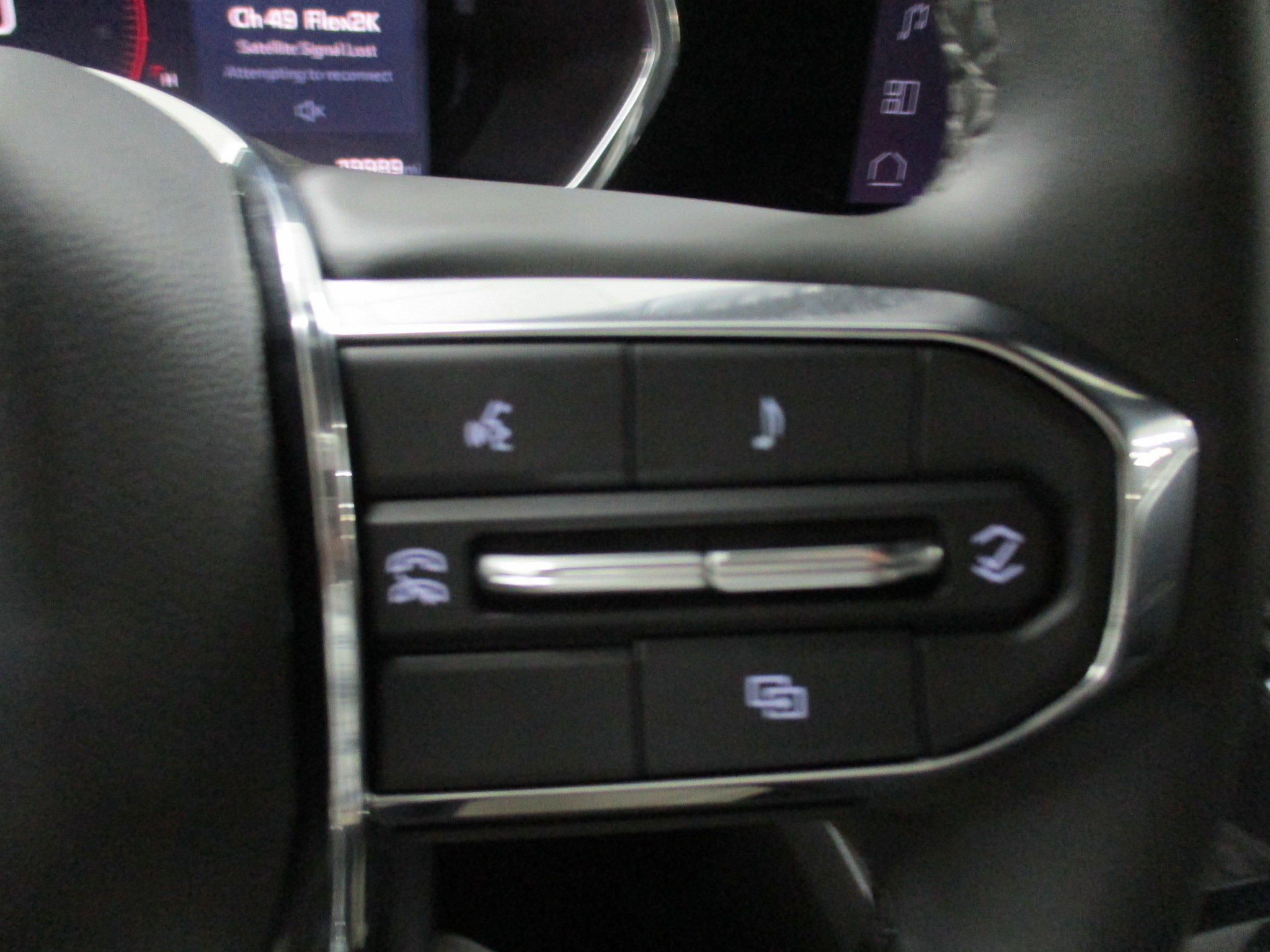 Used 2024 GMC Canyon Elevation w/ Elevation Premium Package image 23