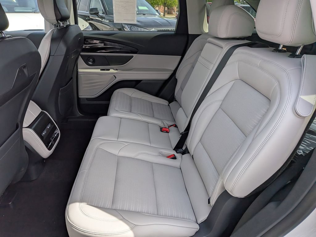 New 2026 Lincoln Nautilus Reserve w/ Jet Appearance Package AWD/4WD image 15