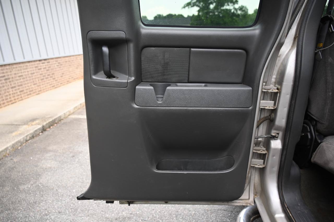 Used 2006 Chevrolet Silverado 2500 LT w/ Skid Plate Package AWD/4WD image 32