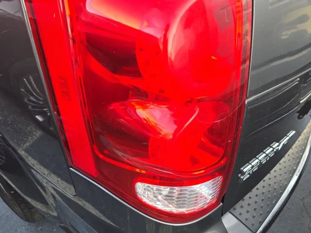 Used 2020 Dodge Grand Caravan SXT FWD image 5