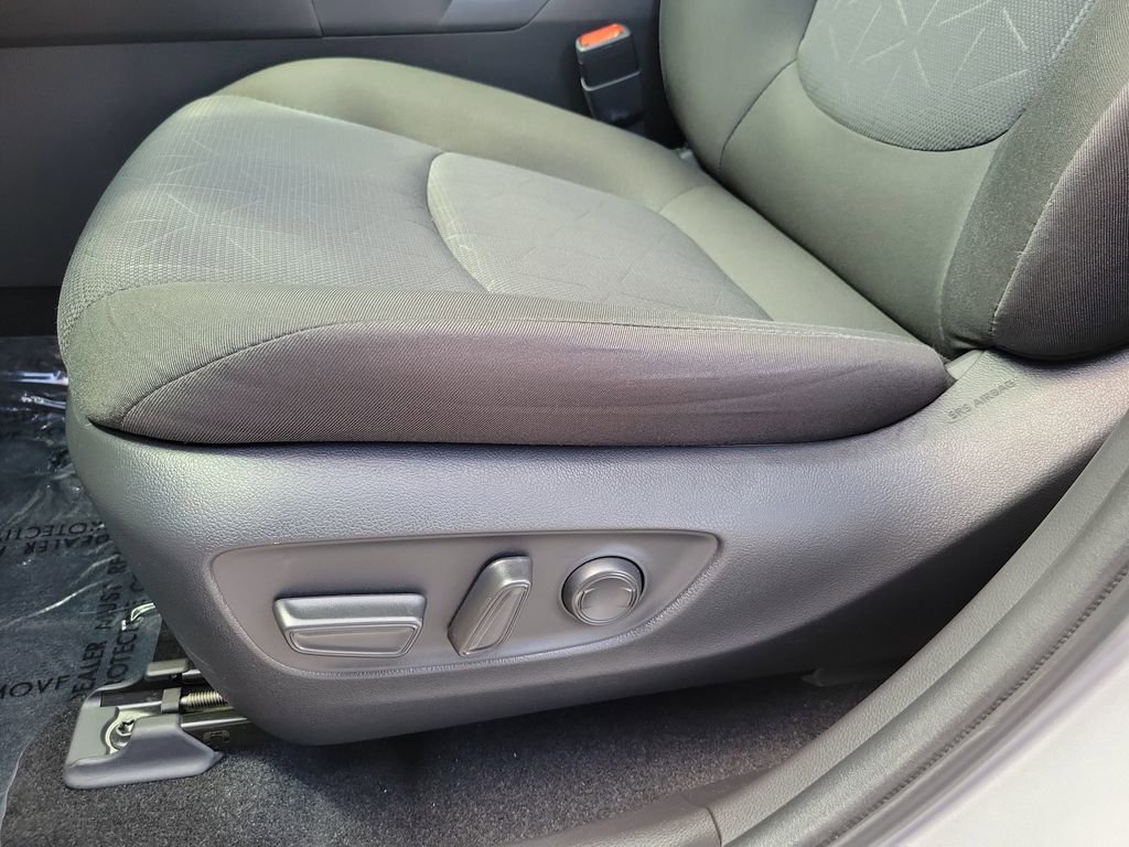 Used 2024 Toyota RAV4 XLE w/ Convenience Package AWD/4WD image 18