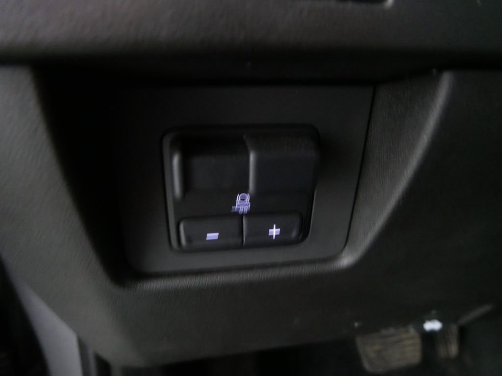Used 2024 Chevrolet Colorado Z71 w/ Z71 Convenience Package 2 image 13