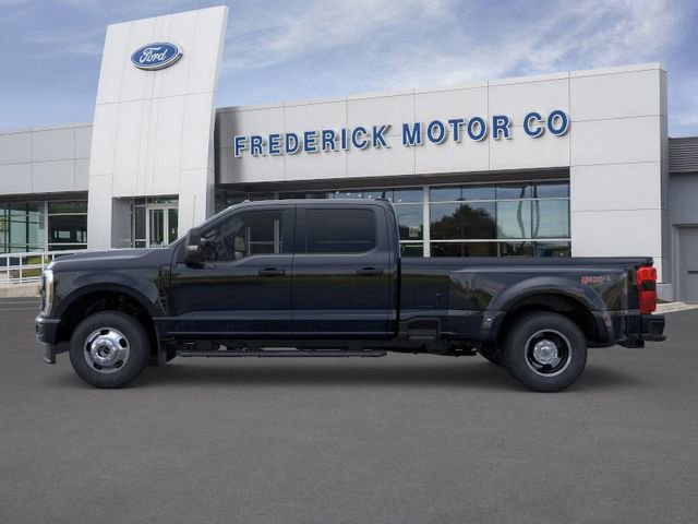 New 2026 Ford F350 4x4 Crew Cab DRW Super Duty image 3