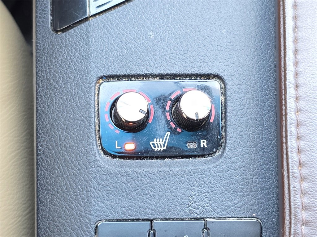 Used 2016 Toyota Avalon XLE Premium image 32