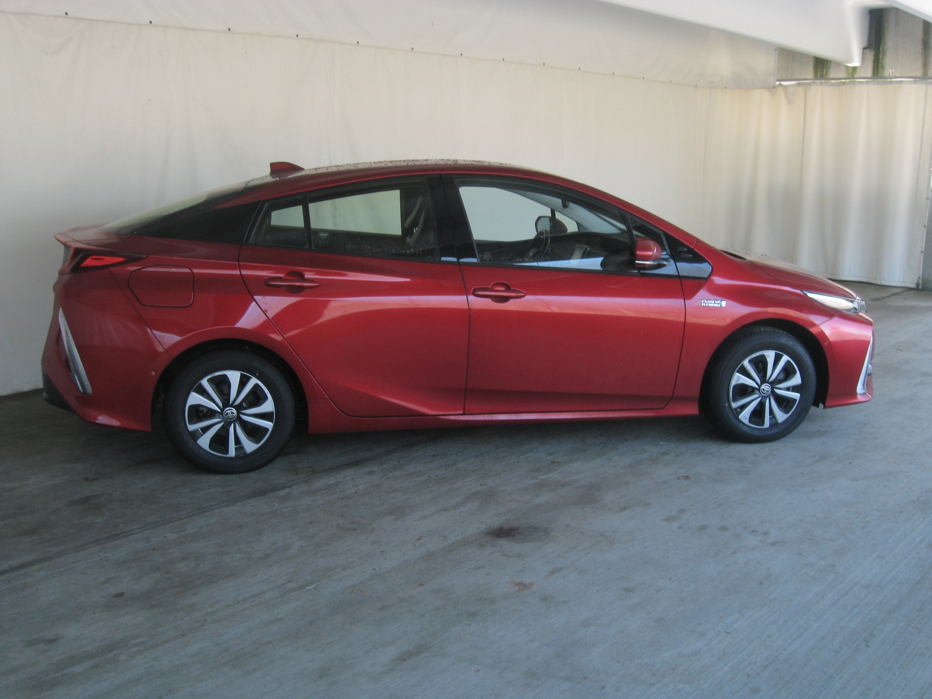 Used 2017 Toyota Prius Prime Advanced image 6