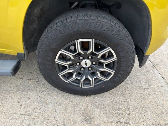 Used 2023 Chevrolet Colorado Z71 AWD/4WD image 13