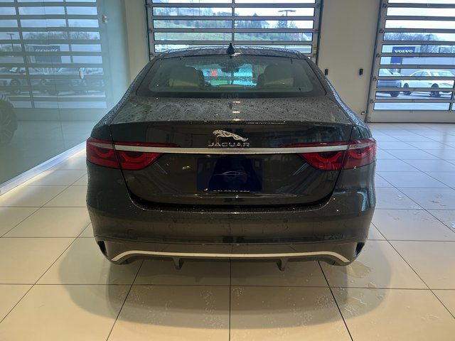 New 2024 Jaguar XF R-Dynamic SE image 4