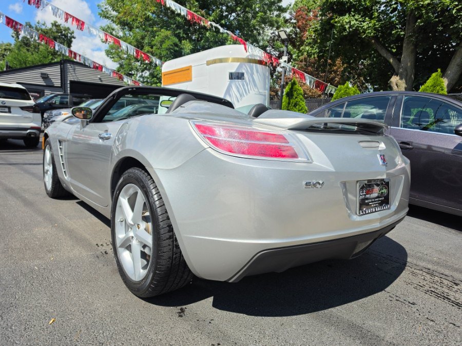 Used 2008 Saturn Sky w/ Premium Trim Package RWD image 2